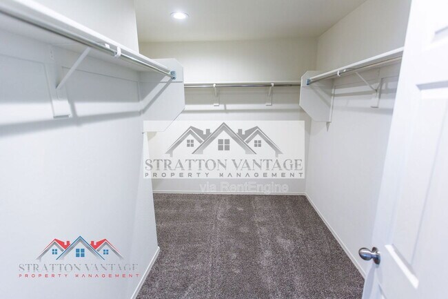 Building Photo - 24618 W Concorda Dr