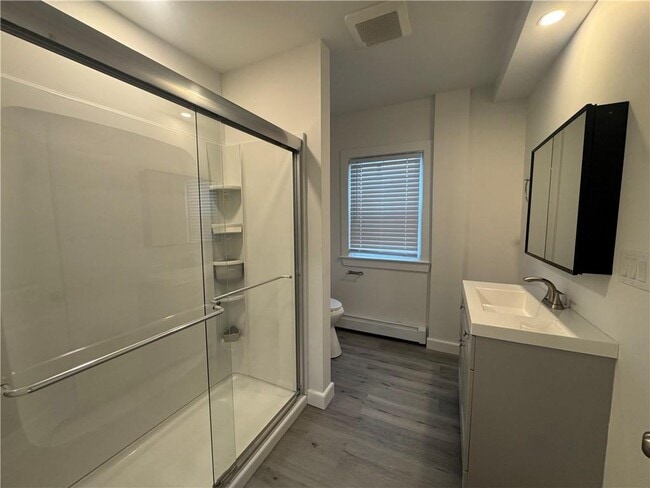 Building Photo - 591 Main St