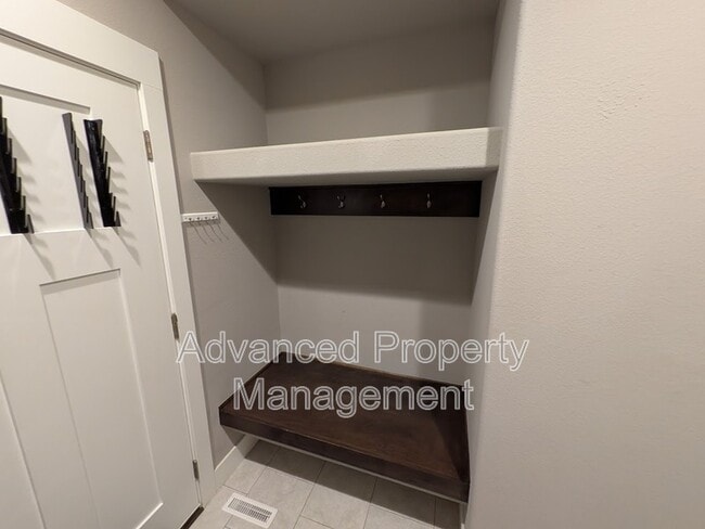 Building Photo - 1520 Foxwood Pass