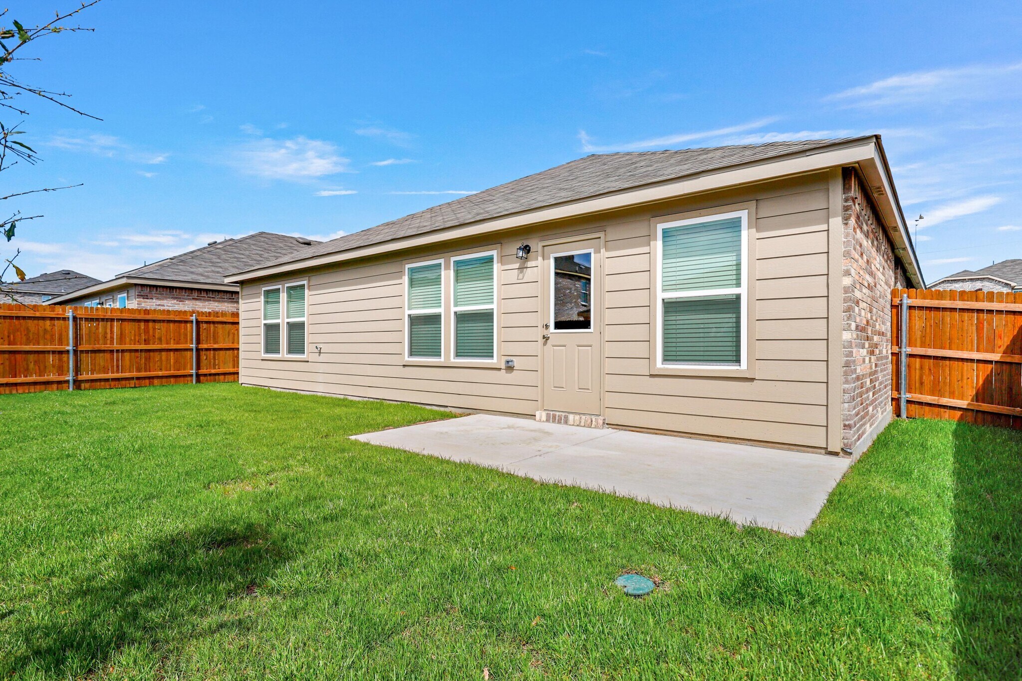 Building Photo - 4433 Benham Dr