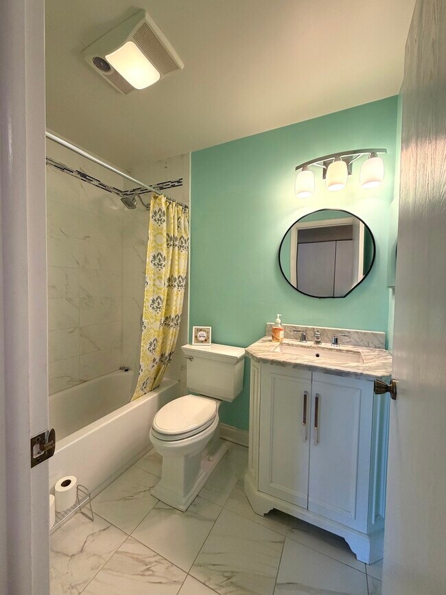 Building Photo - 1542 Heather Ct