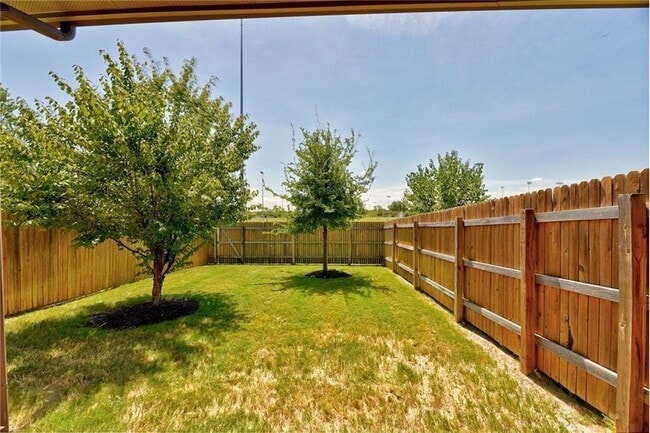 Building Photo - 13400 Briarwick Dr