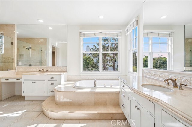 Building Photo - 15 Jupiter Hills Dr