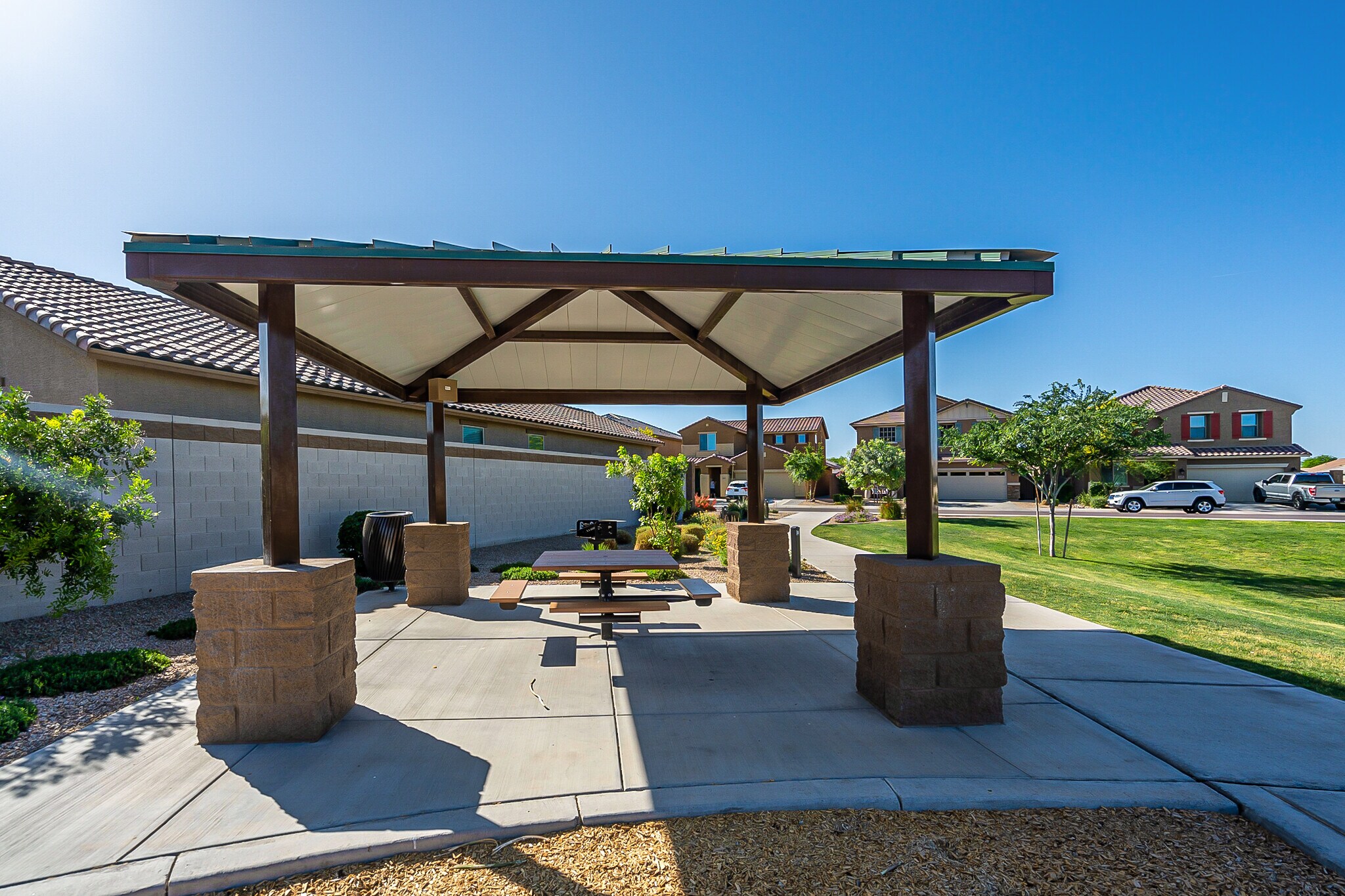 Building Photo - 15877 W Mauna Loa Ln