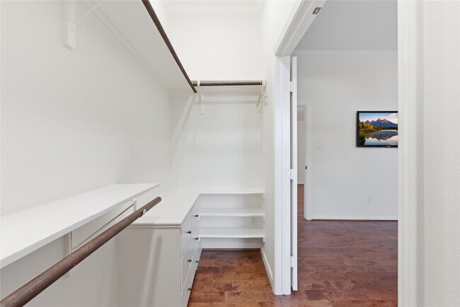 Building Photo - 6666 Fairfield St