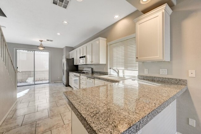 Building Photo - Charming 3-Bedroom, 2-Story Home in the Heart of Silverado Ranch!