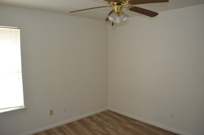 Building Photo - 2108WW