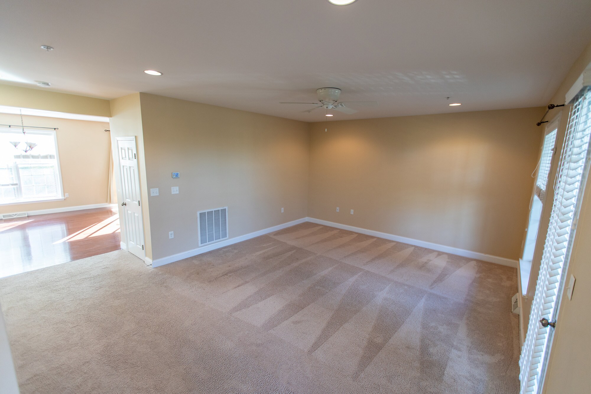 Living Room - 2B Ellington Road