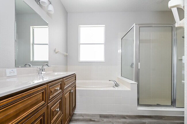 Building Photo - 5110 Clover Mist Dr