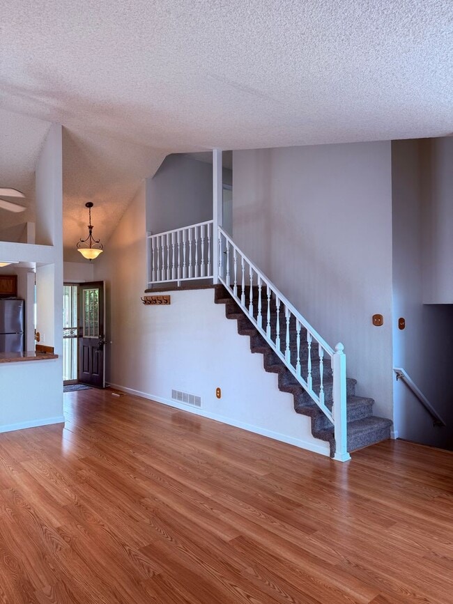 Building Photo - Fabulous 3br 2ba home in foothills of Golden