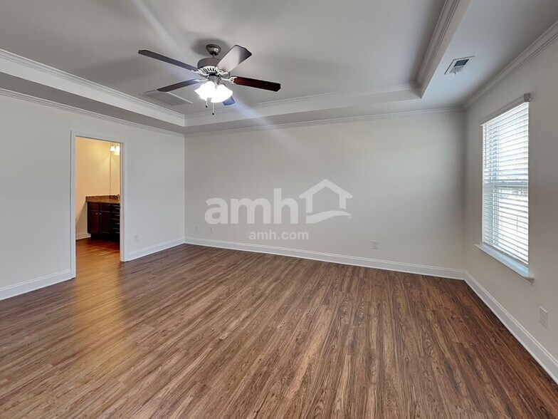 Building Photo - 145 Twin River Dr