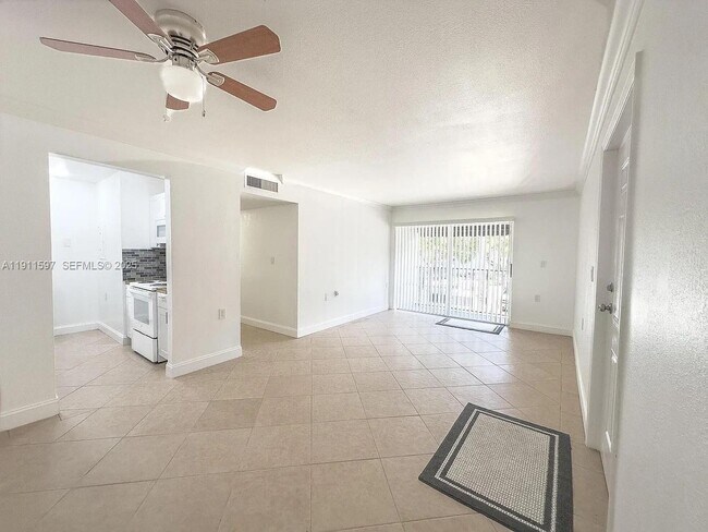 Building Photo - 1201 Lake Victoria Dr