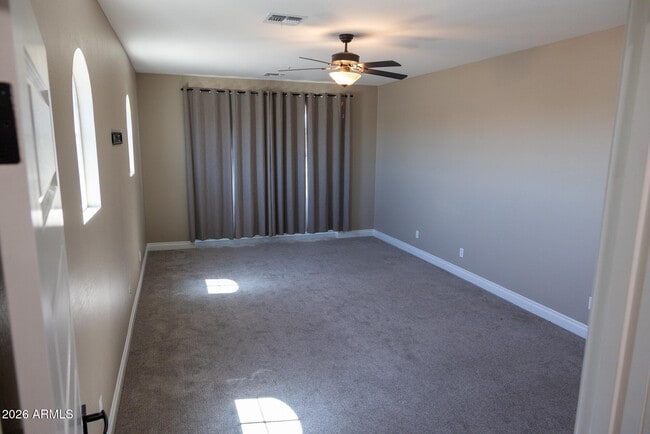 Building Photo - 2462 E Lovebird Ln