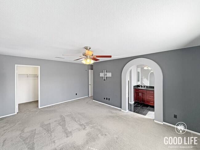 Building Photo - Spacious 4BR Home in Central Mira Mesa