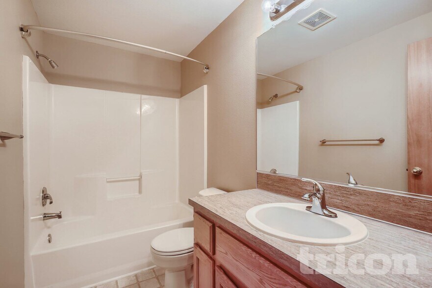 Building Photo - 1407 SW 7th Ct