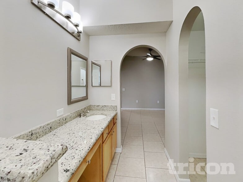 Building Photo - 10845 Laxton St