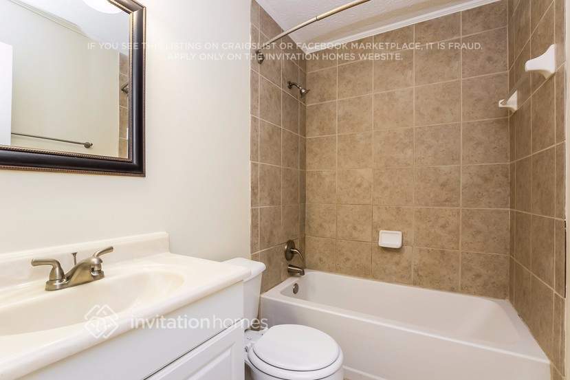 Building Photo - 945 Daisy Ct NW