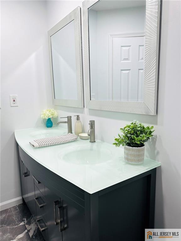 Building Photo - 16 Gerard Pl