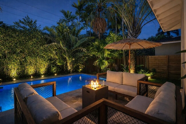 Building Photo - 616 NE 16th Terrace