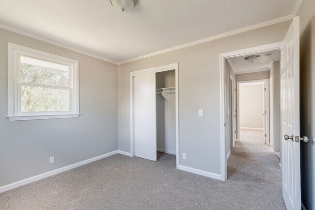 Building Photo - 1311 Mini Ct N