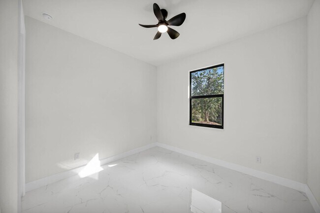 Building Photo - Be the first in occupy this 2026 constructed home in city of Englewood, FL! Qualify for a deposit...