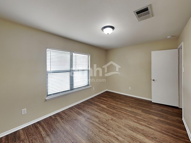 Building Photo - 1227 Deerhound Pl