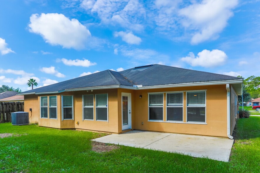 Building Photo - 12613 Wooded Bluff Ct