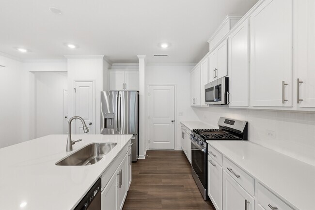 Building Photo - 216 Deercroft Dr