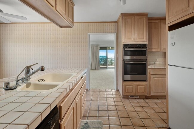 Building Photo - 6371 Dwane Ave