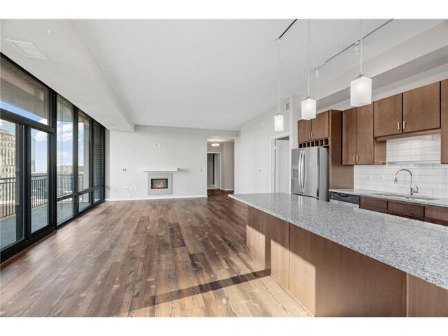 Building Photo - 465 Nicollet Mall