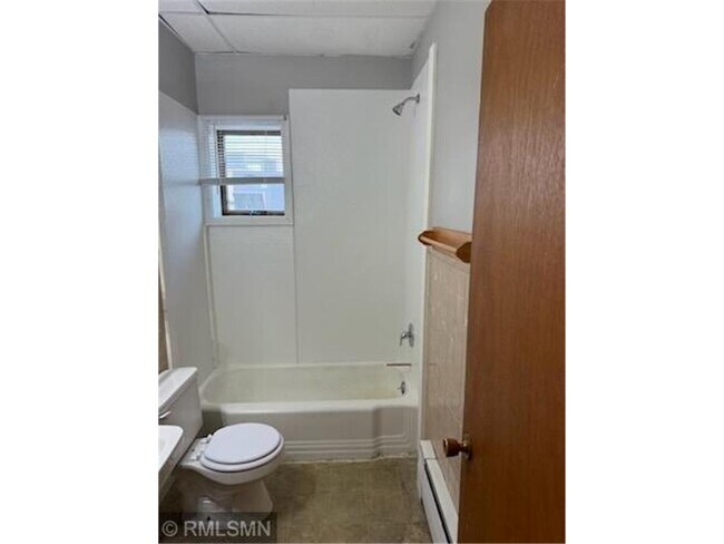 Building Photo - 254 S Knowles Ave