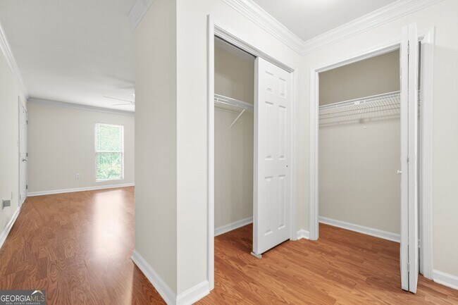 Building Photo - 23203 Plantation Dr NE