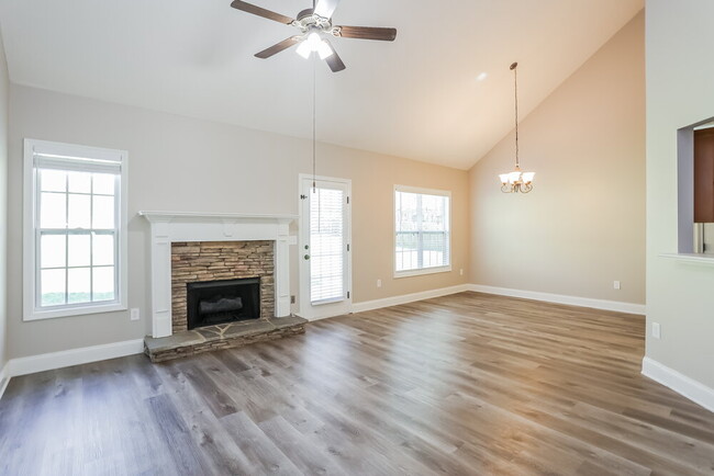 Building Photo - 204 Raleigh Way