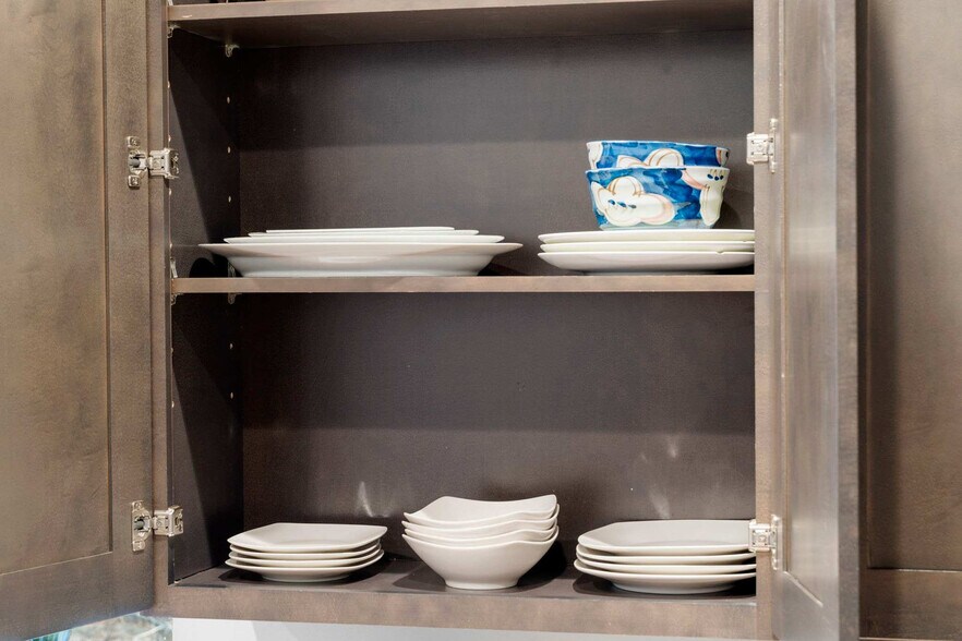 Building Photo - 109 S Paulina St