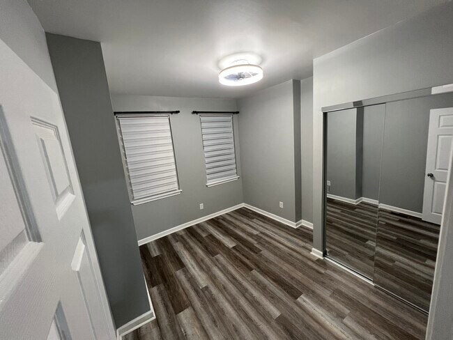 Building Photo - 2221 N Sydenham St
