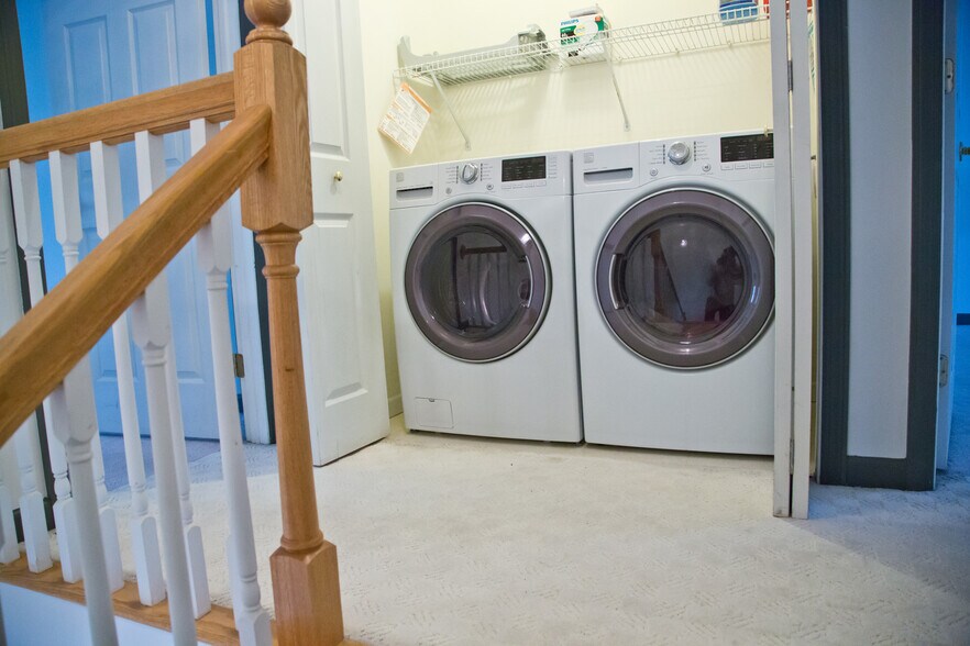 Building Photo - 1460 Blue Course Dr