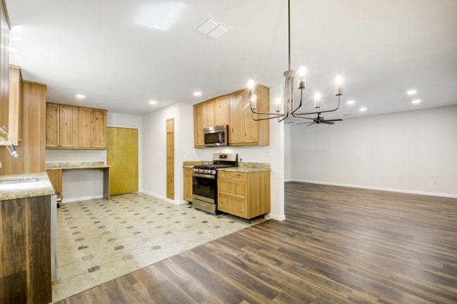 Building Photo - 12704 Margit Dr