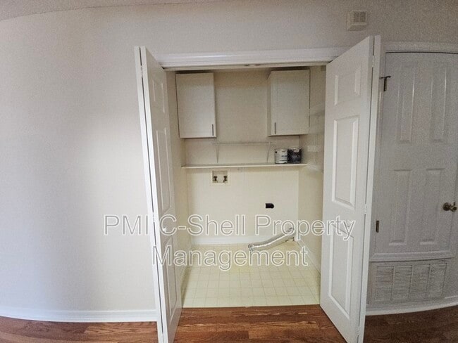 Building Photo - 117 Wildflower Ln