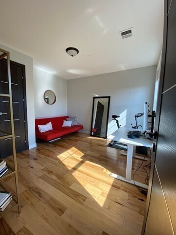 Building Photo - 39 Lexington St