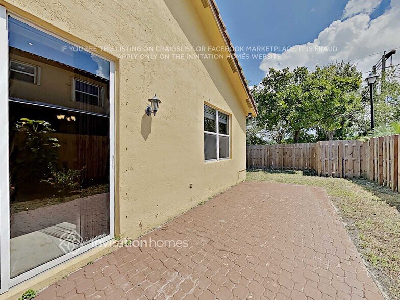 Building Photo - 12710 SW 53rd St