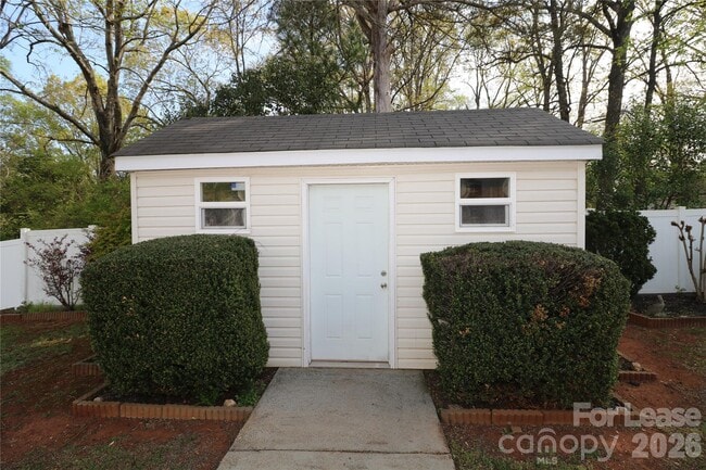 Building Photo - 166 Oak Haven Pl NW