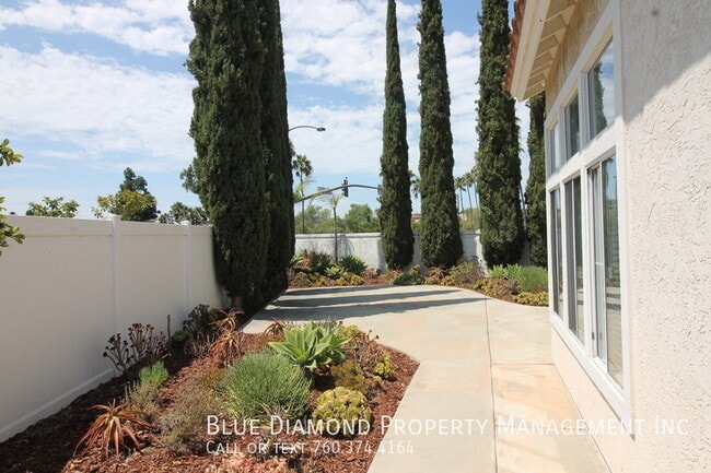 Building Photo - 801 Mosaic Cir