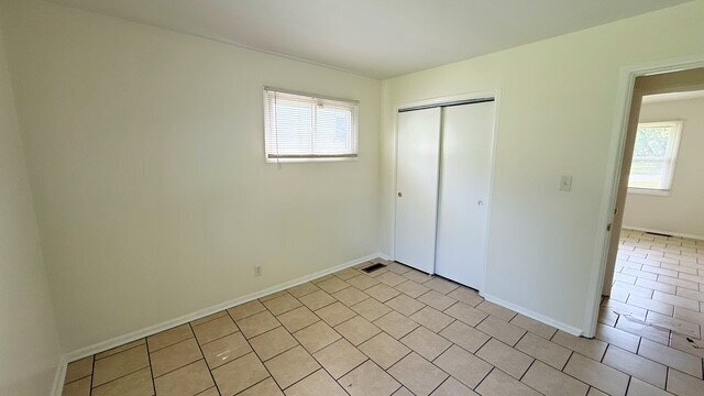 Building Photo - EAST SIDE 3 BEDROOM RANCH HOME AVAILABLE NOW!