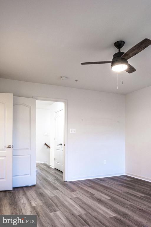 Building Photo - 3541 Woodlake Dr