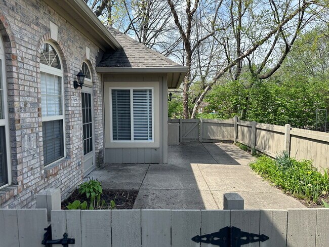 Building Photo - Well-Maintained Condo with 2 Bonus Rooms & Attached 2-Car Garage