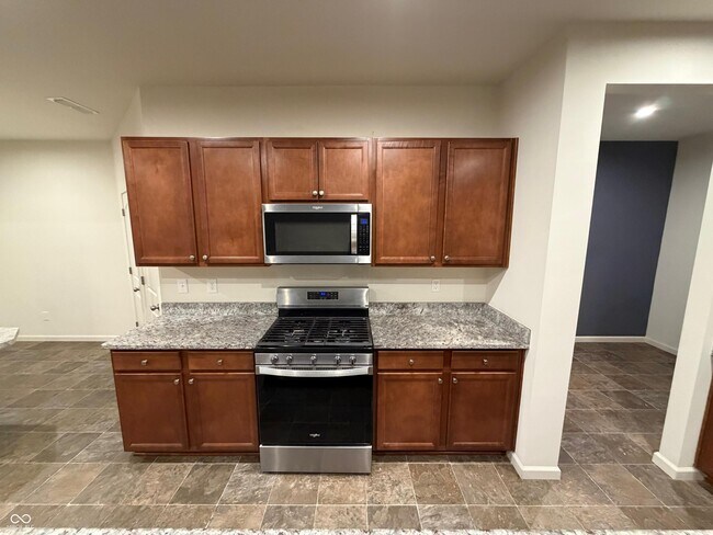 Building Photo - 15545 Westmoor Ave