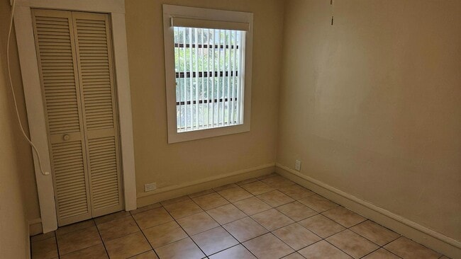 Building Photo - 421 Ardmore Rd