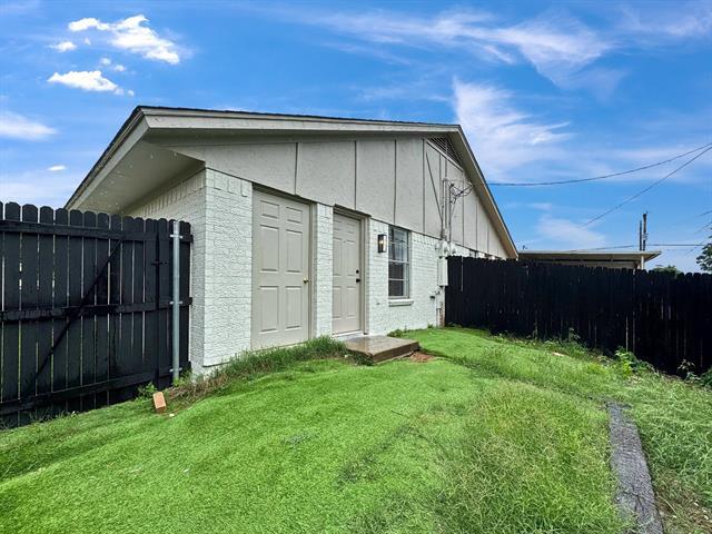 Building Photo - 2230 Roman Ct