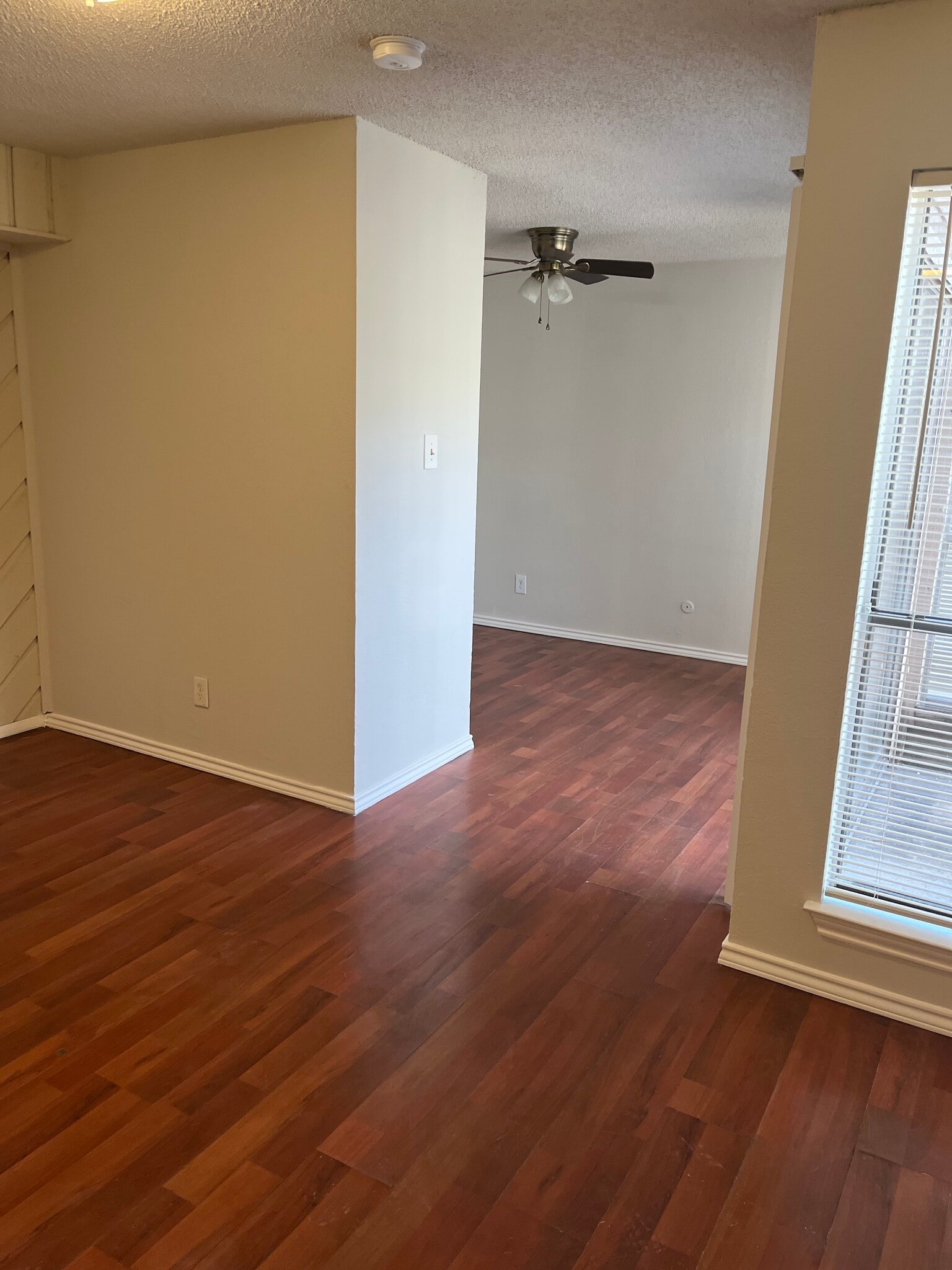 Building Photo - 9809 Walnut St