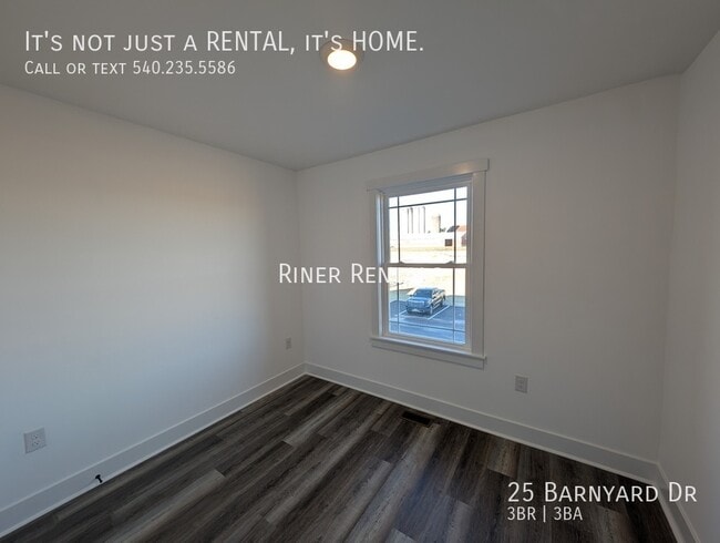 Building Photo - 25 Barnyard Dr